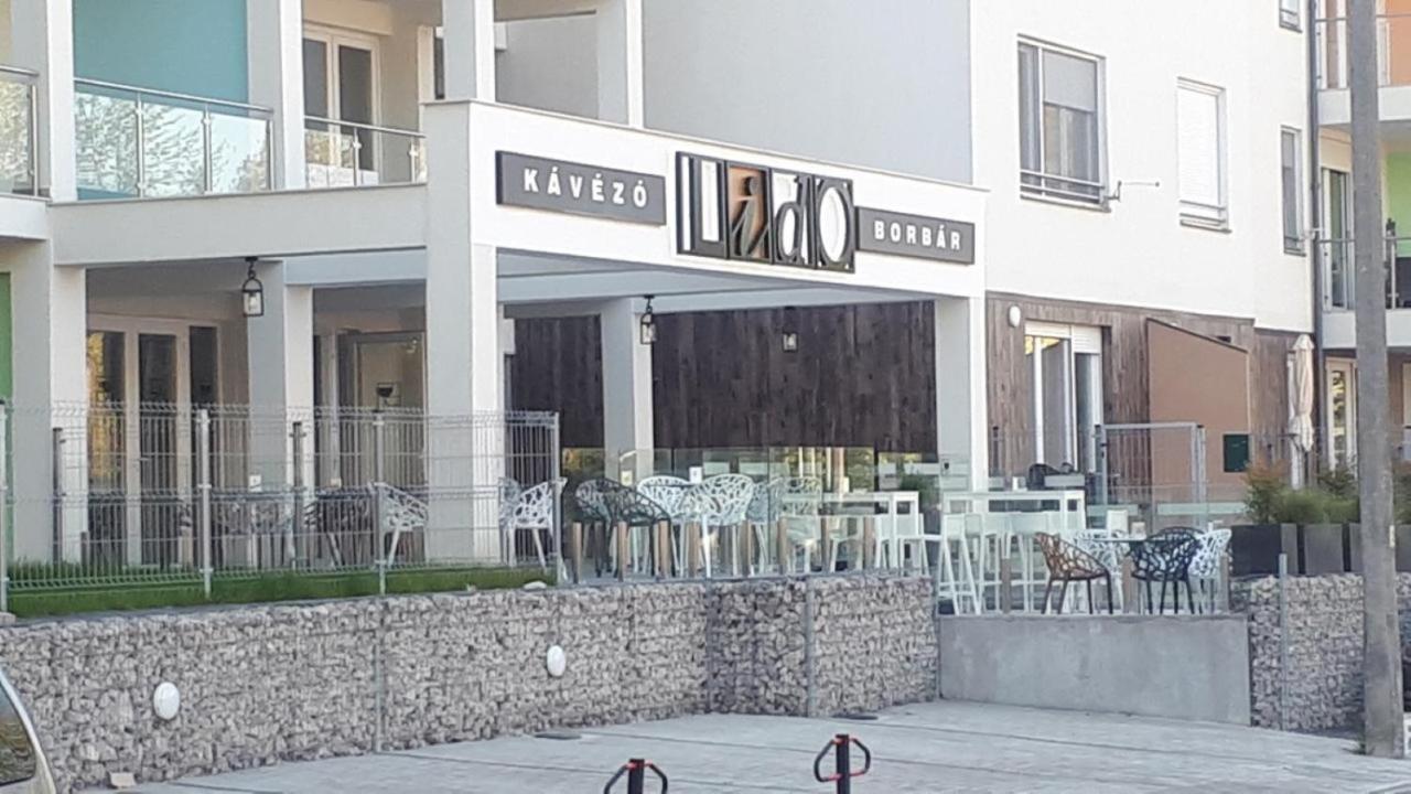 Lido Riviera Sunshine Apartman Balatonlelle Esterno foto